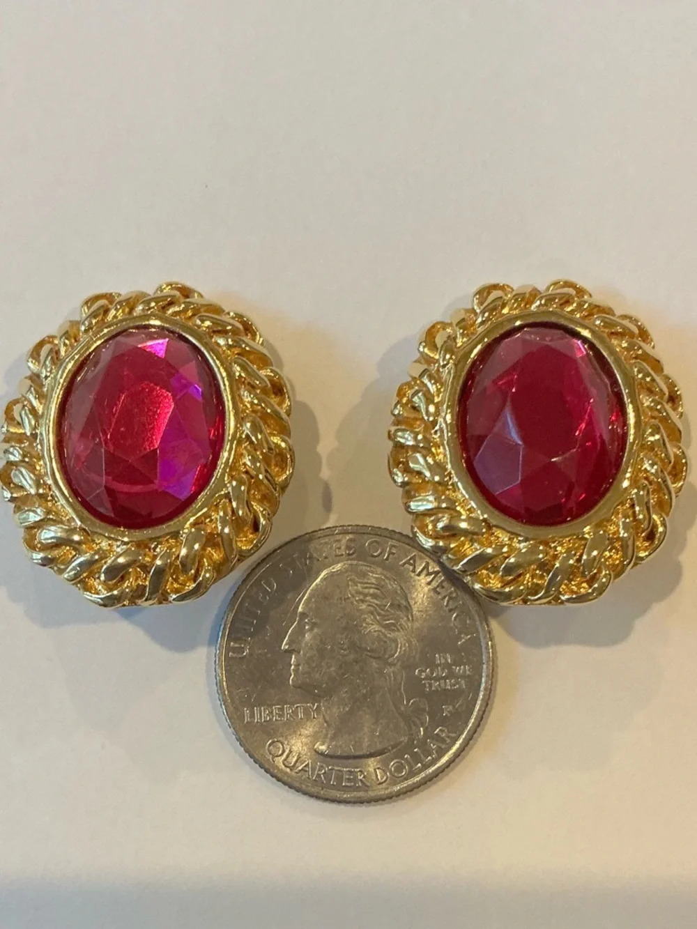 Vintage Kenneth J Lane Oval Fuchsia Gold Tone Rhinestone Clip On Earrings-Signed - Picture 6 of 6